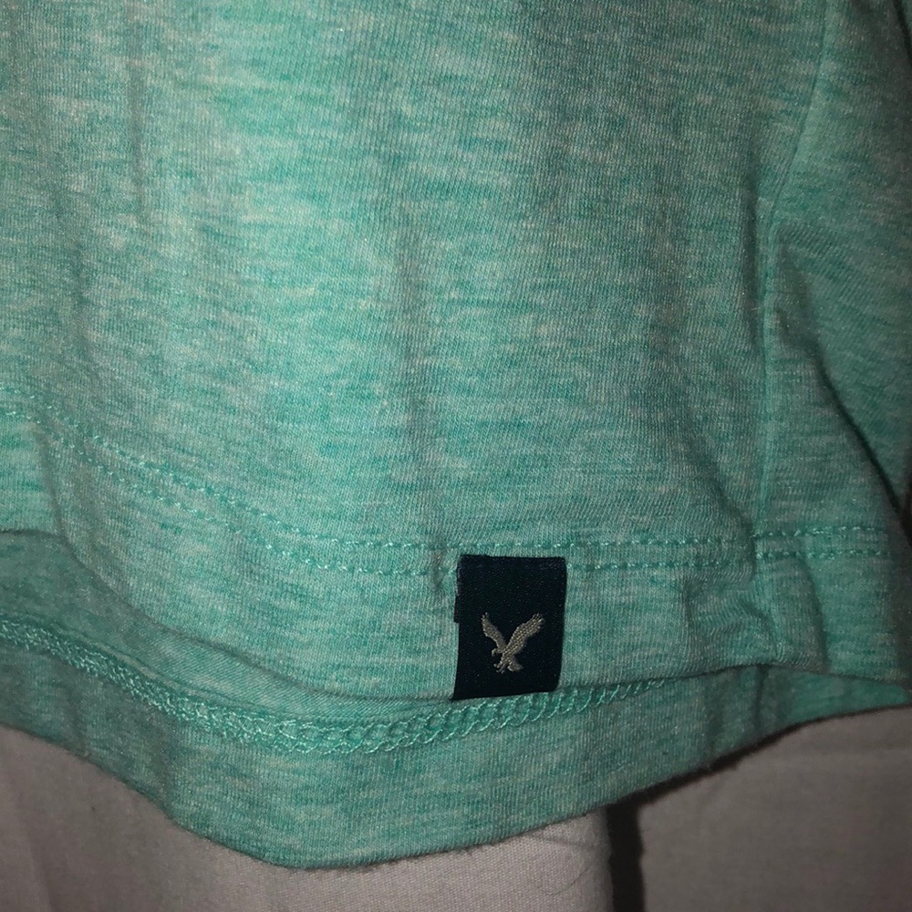 TWO SUPER COOL AMERICAN EAGLE BRAND VNECK T-SHIRTS - Picture 4 of 8